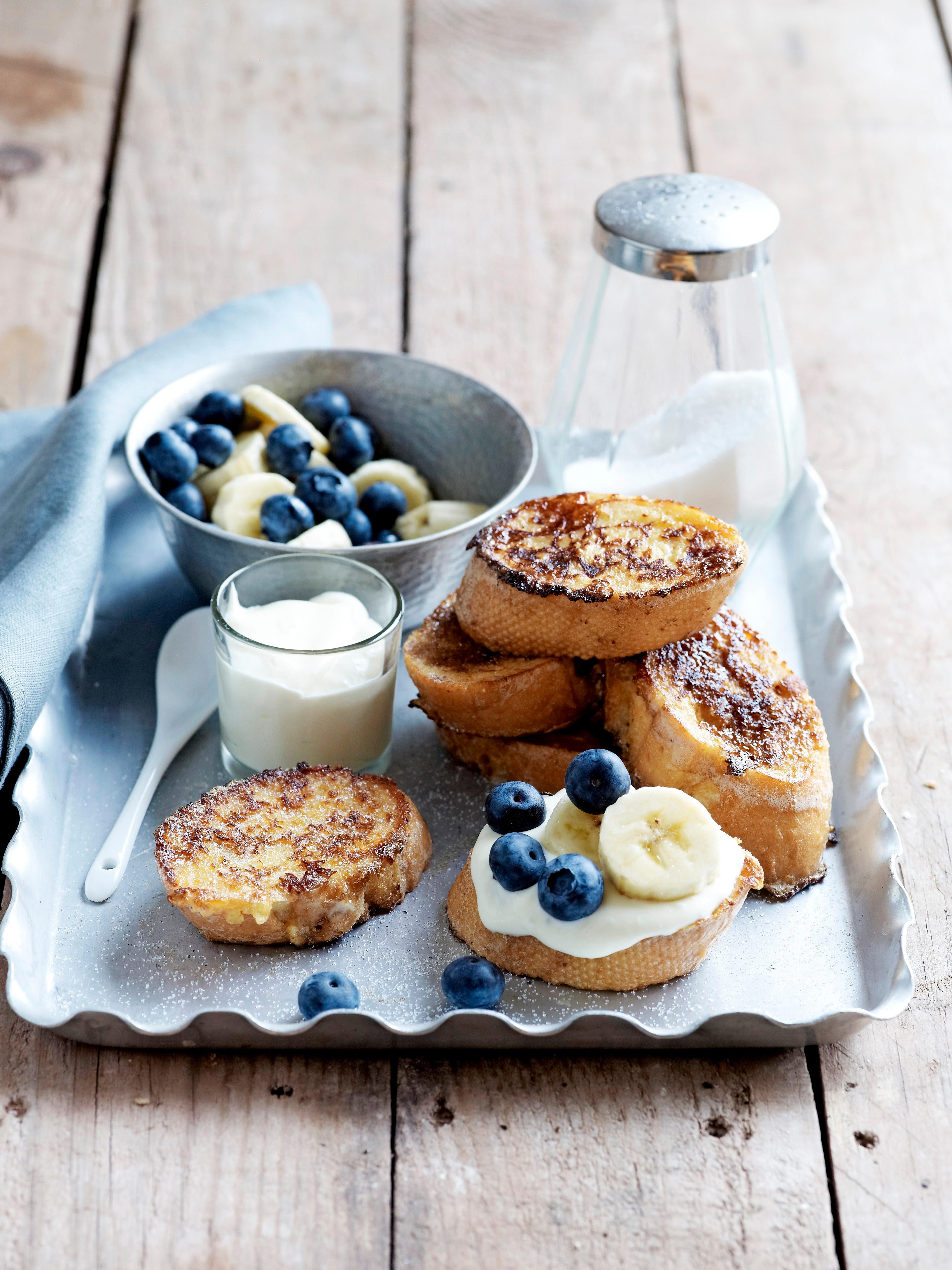 Verloren brood met banaan en bosbessen